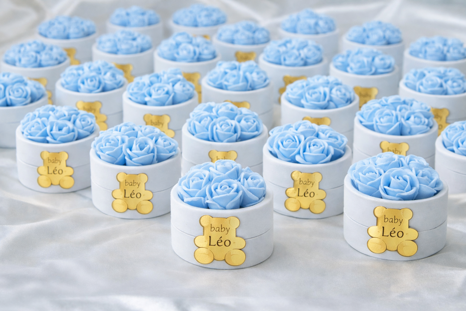 Boîte de dragées personnalisée avec fleurs – cadeaux invités